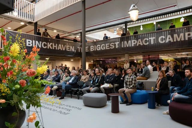 A talk under the Binckhaven impact campus banner