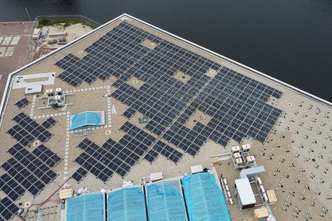 The solar roof of Titaan seen from above